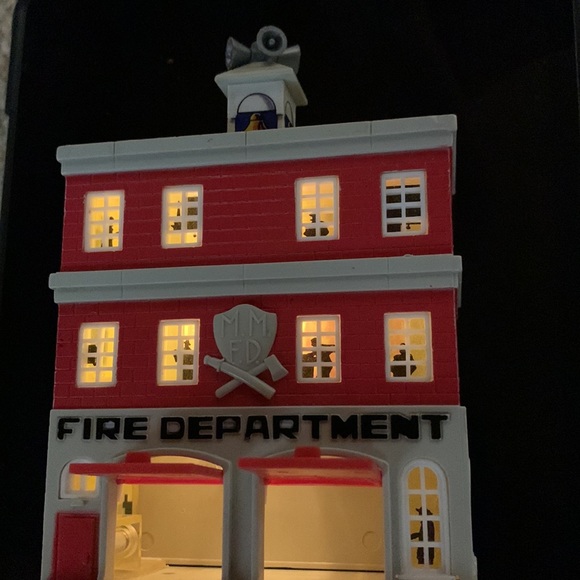 Micro Machines Fire Department House Lewis Galoob 1989 MM FD MicroMachines Toy - Picture 5 of 11